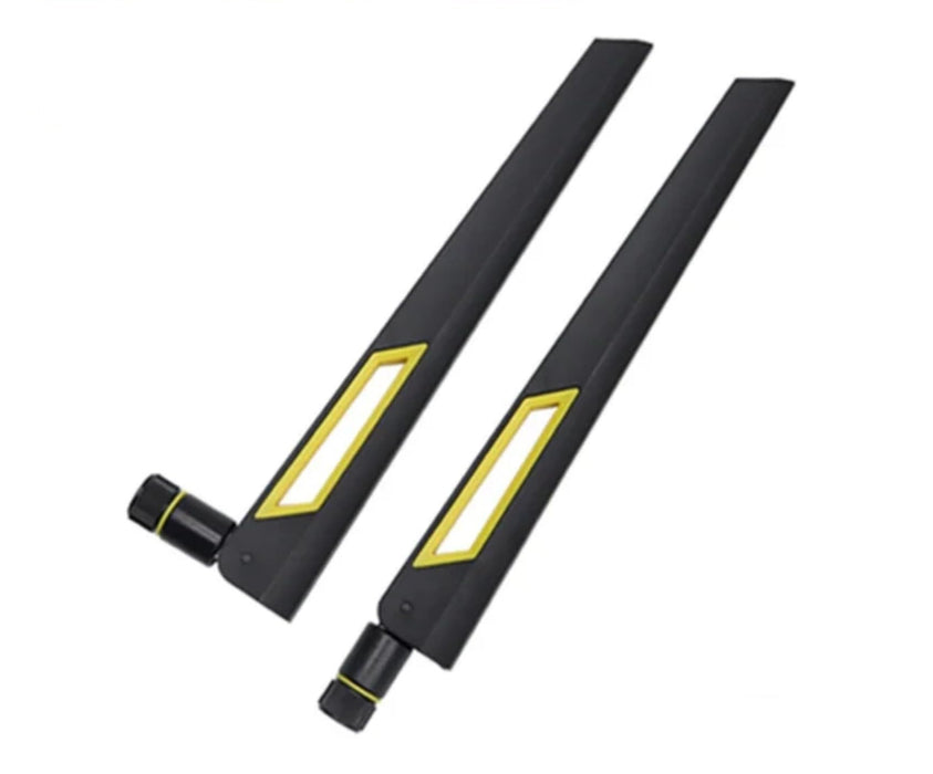 Schwarze und goldene 10-dBi-Dualband-Signalverstärker-WLAN-Antennen (2,4 GHz/5 GHz-5,8 GHz) mit SMA-Stecker für drahtlose Kamera, Router, Hotspot – 2er-Pack